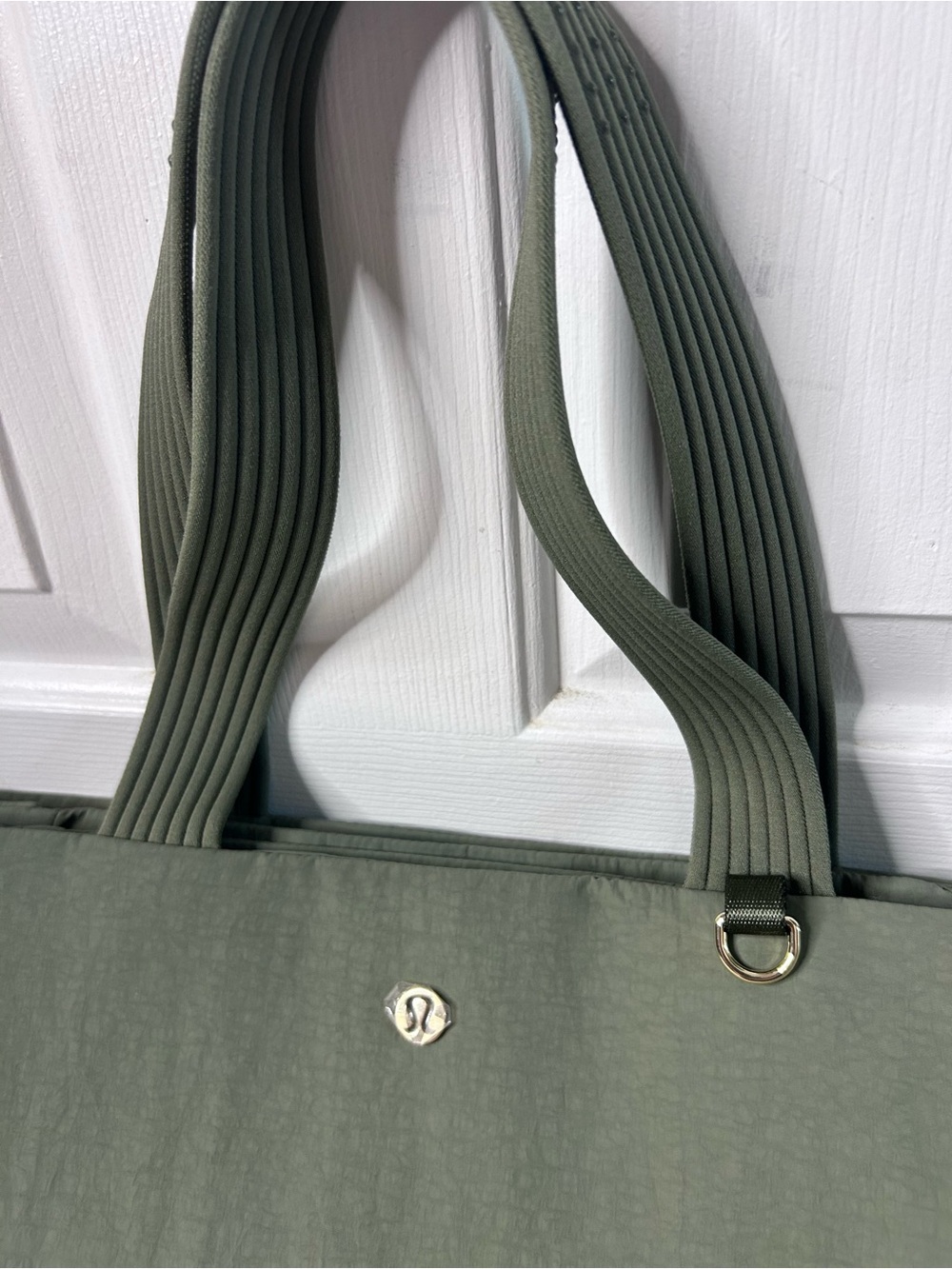 NWOT Lululemon Triple Compartment Tote Bag- Bay Leaf/ 18L - Picture 11 of 15